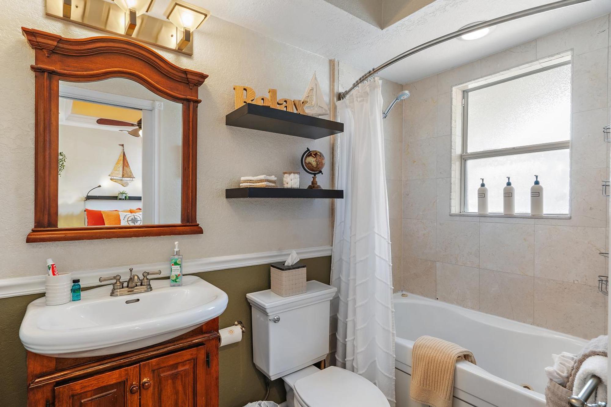 Wine-Dine-Sunshine Cozy Flat In The Heart Of Dtsp Villa St. Petersburg Eksteriør bilde