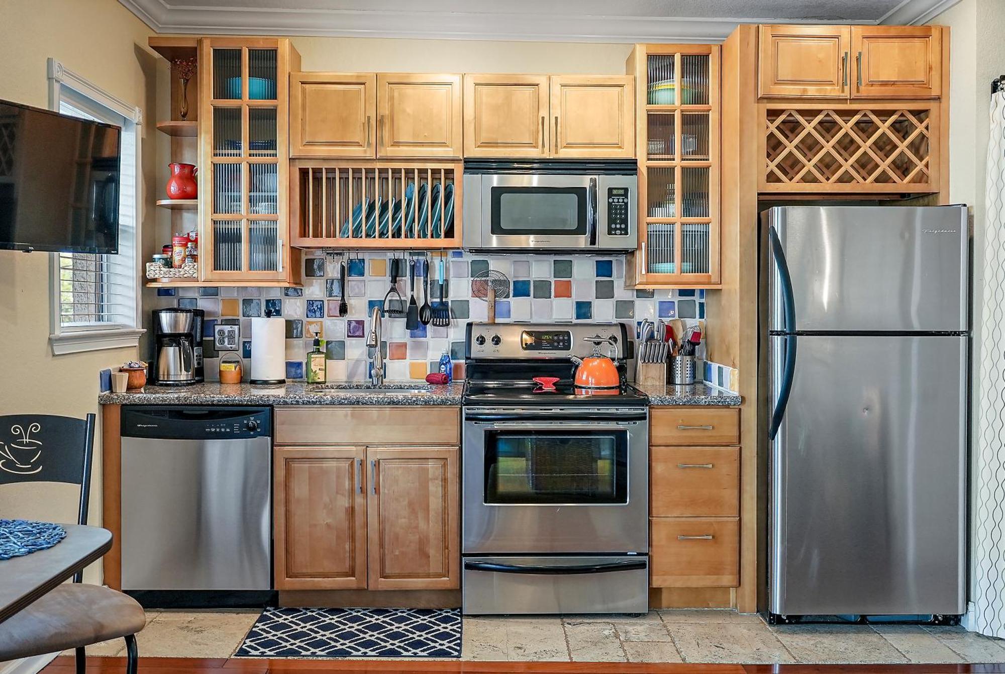 Wine-Dine-Sunshine Cozy Flat In The Heart Of Dtsp Villa St. Petersburg Eksteriør bilde