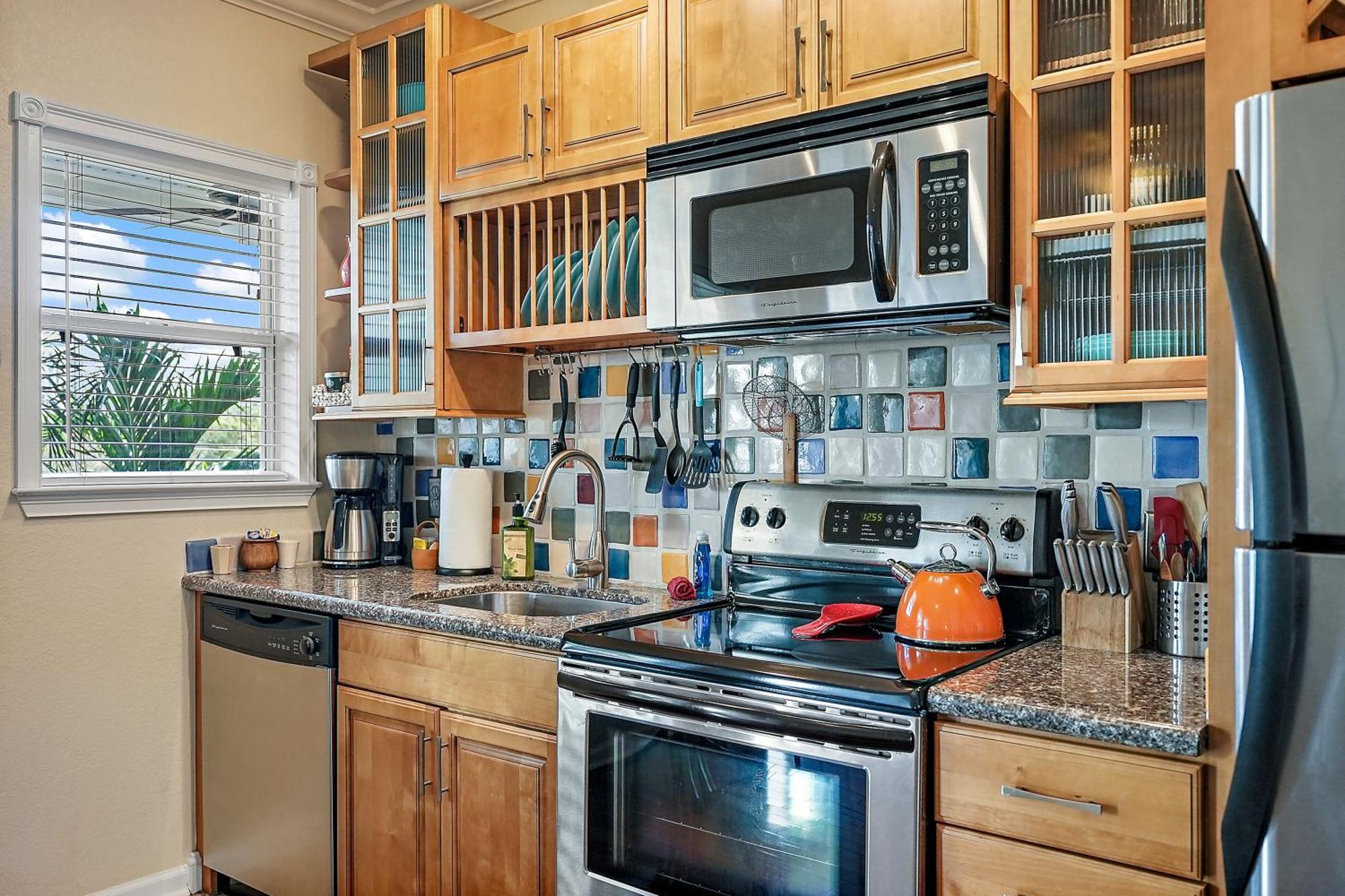 Wine-Dine-Sunshine Cozy Flat In The Heart Of Dtsp Villa St. Petersburg Eksteriør bilde